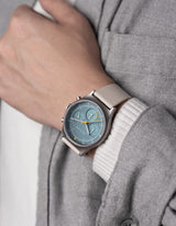 米白色太陽能手錶