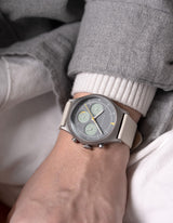 米白色太陽能手錶