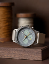 米白色太陽能手錶