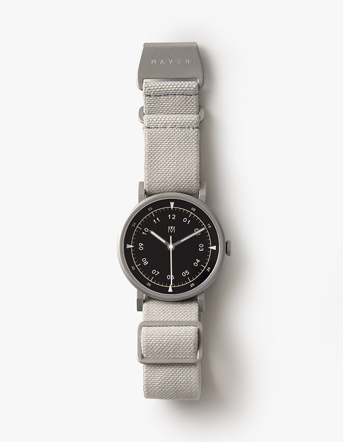 灰色石英錶