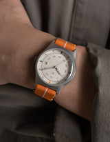 橙色機械錶