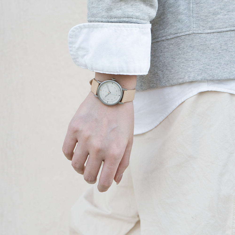 MUS-01 KHAKI P 34MM + 原色真皮錶帶 禮盒套裝